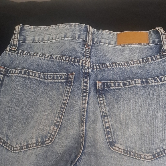 Light Wash Blue Denim Jeans - Picture 5 of 6